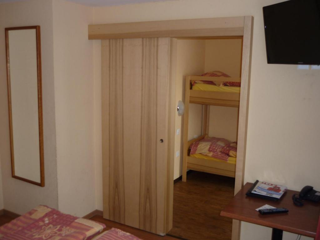 Hotel Europa Guest House Saas-Fee Quarto foto